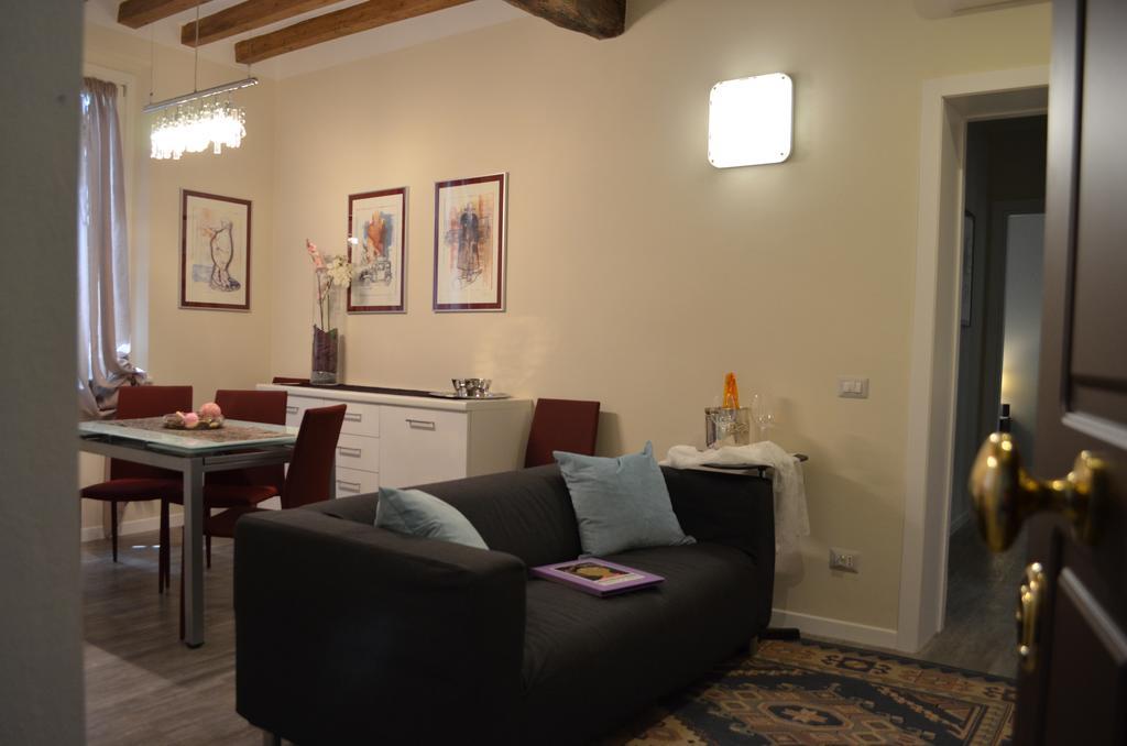 Apartmán Heart Of Parma Pokoj fotografie